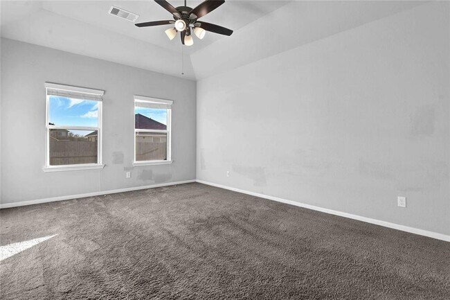 Building Photo - 13010 Laura Lake Dr