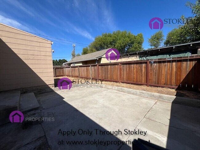 Building Photo - 1511 Jacobsen St