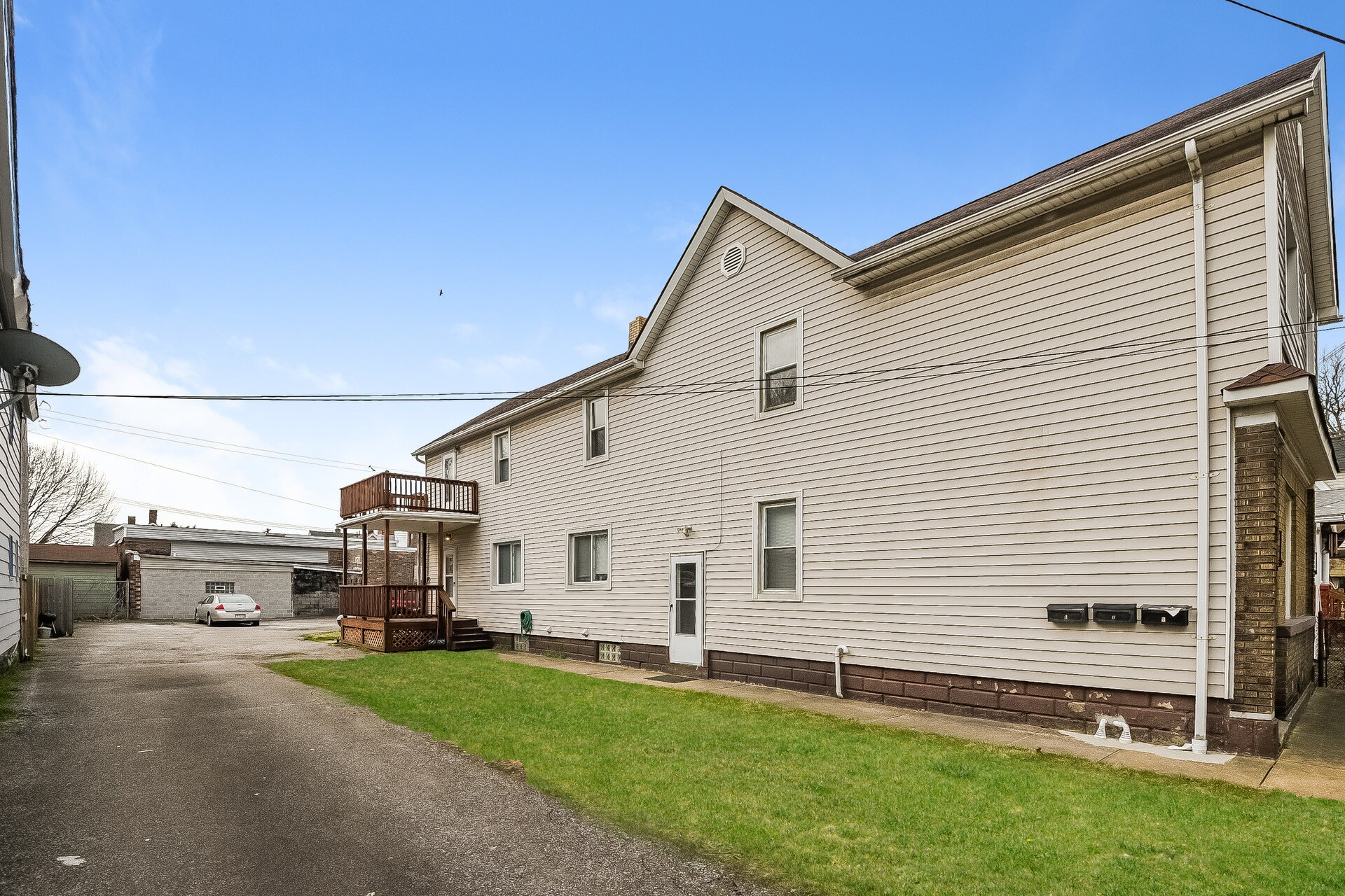 Building Photo - 1321 Buhrer Ave