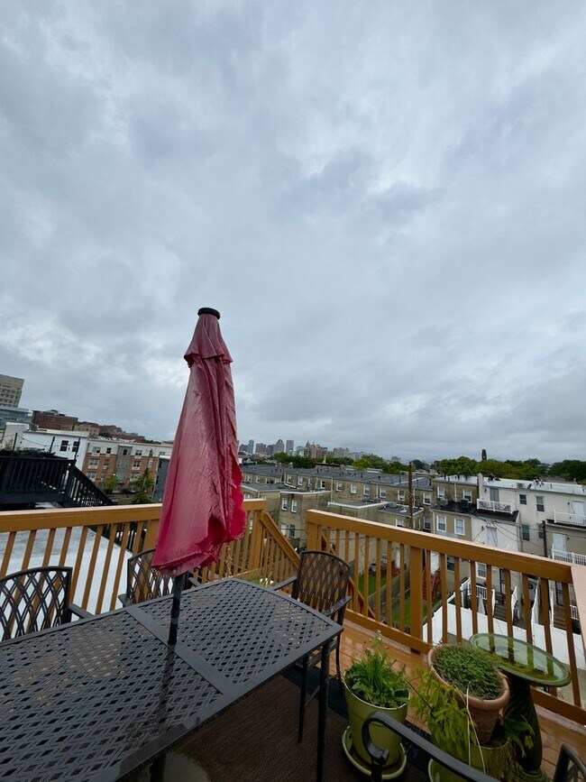 Building Photo - Charming 3 Bedroom/3 Bathroom Townhome in Middle East Neighborhood, Baltimore!