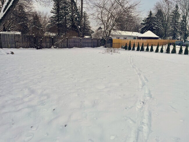 Building Photo - 1525 Carol Lynne Dr