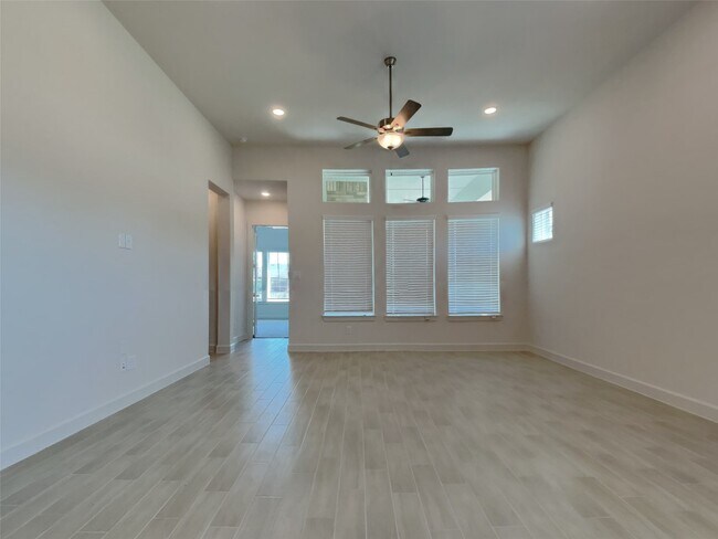 Building Photo - 15170 London Gavroche Ln