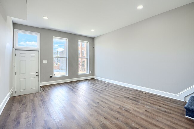 Building Photo - Homewood