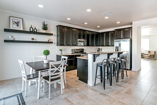 Building Photo - 10615 Brittany Park Dr