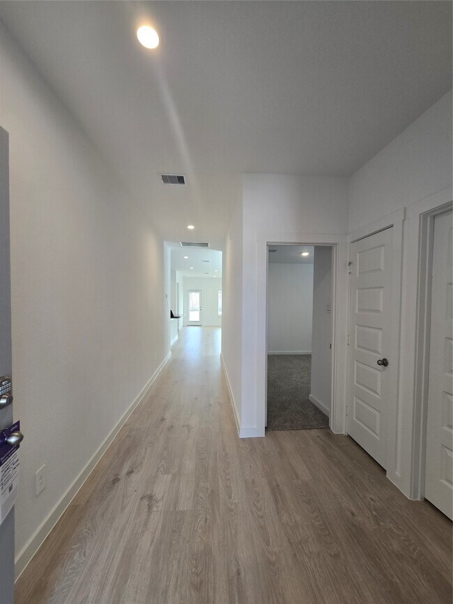 Building Photo - 7826 Calabria Dr