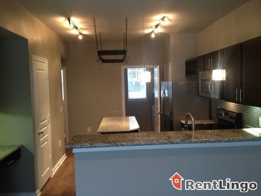 Building Photo - 3003 Memorial Ct