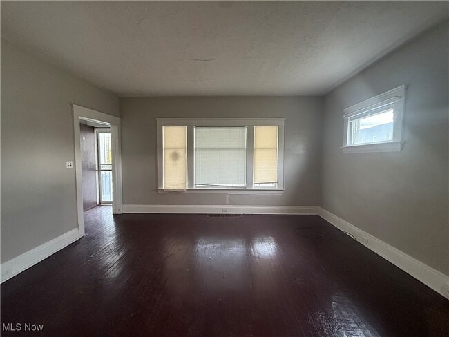 Building Photo - 1278 E 115th St