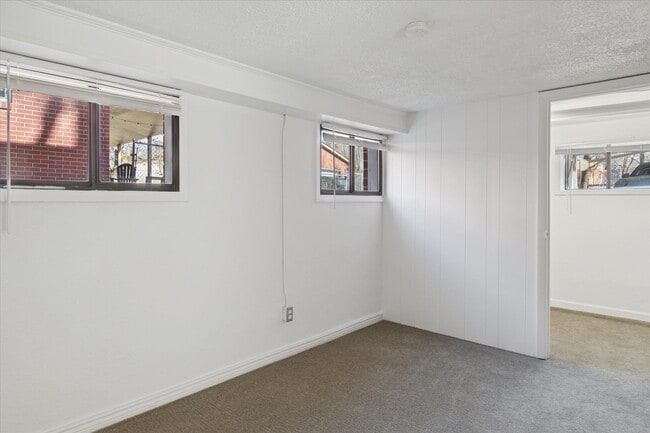 Building Photo - Bright & Updated 2-Bed Boulder Duplex with Huge Private Yard!!