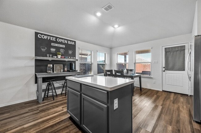 Building Photo - 424 Pollyann Trl