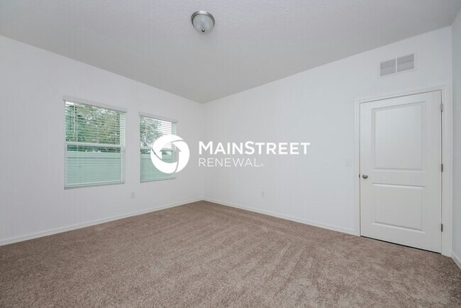 Building Photo - 4 Bedroom Pet-Friendly Home in Haines City, FL with Main Street Renewal