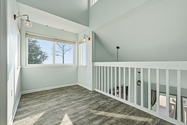 Building Photo - Premier Marina Cove end unit!!   Coastal Lifestyle at its BEST!!