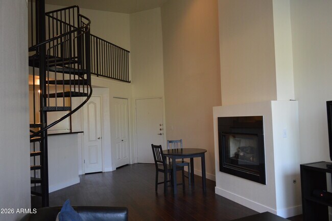 Building Photo - 1701 E Colter St