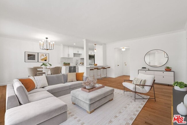 Building Photo - 7270 Hillside Ave