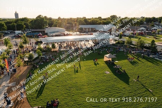 Building Photo - 101 E Broadway St