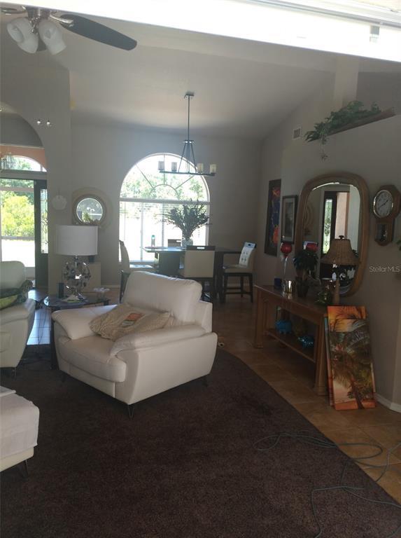 Building Photo - 404 Hazel Cir