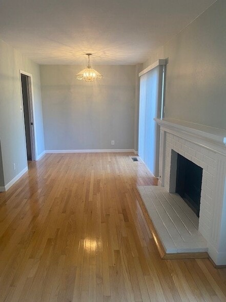 Hardwood floors - 10 Crippleridge Ct