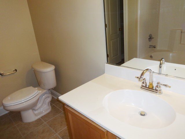 Building Photo - 425 Equinox Cir