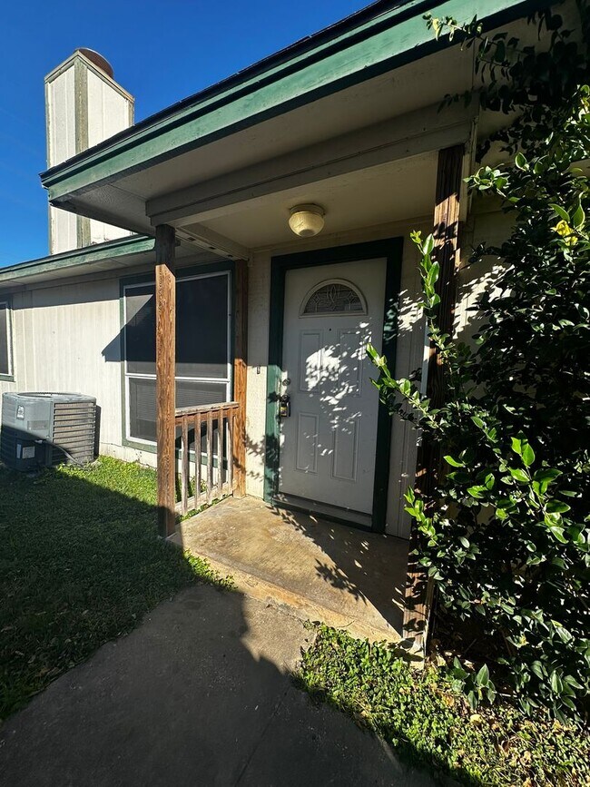 Building Photo - Carroll Properties (2606 Howellwood Way)