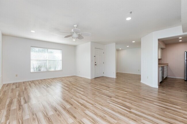 Building Photo - 206 16th St