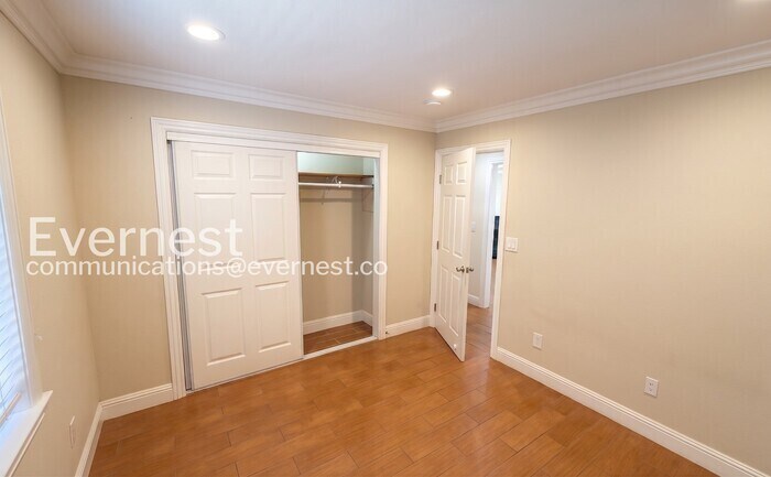 Building Photo - 1111 Madera Ave