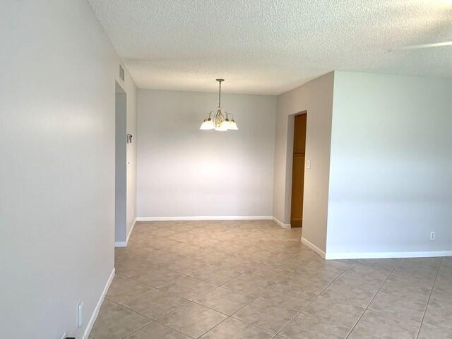 Building Photo - 1202 S Drive Cir