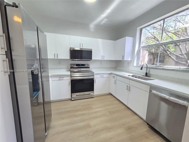 Building Photo - 129 Riverwalk Cir
