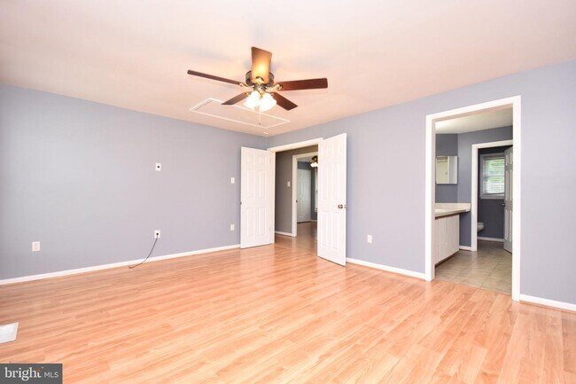 Building Photo - 12327 Elk Run Rd