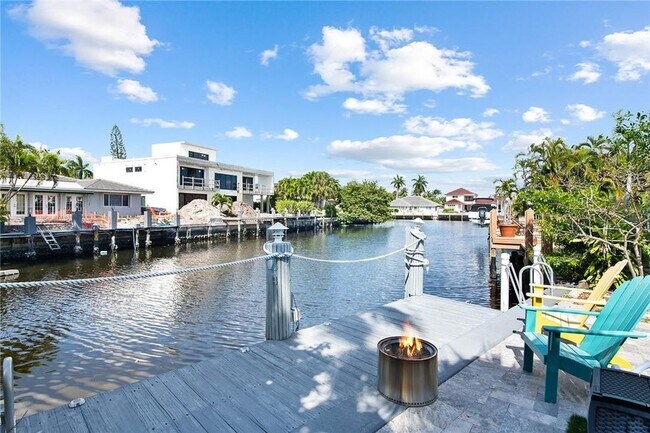 Building Photo - 2801 NE 59th St