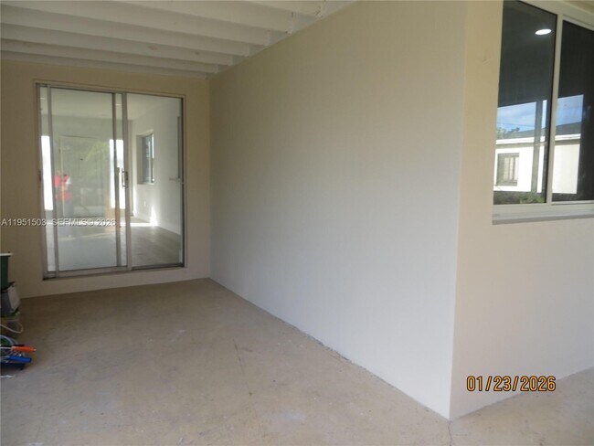 Building Photo - 7435 SW 22nd St