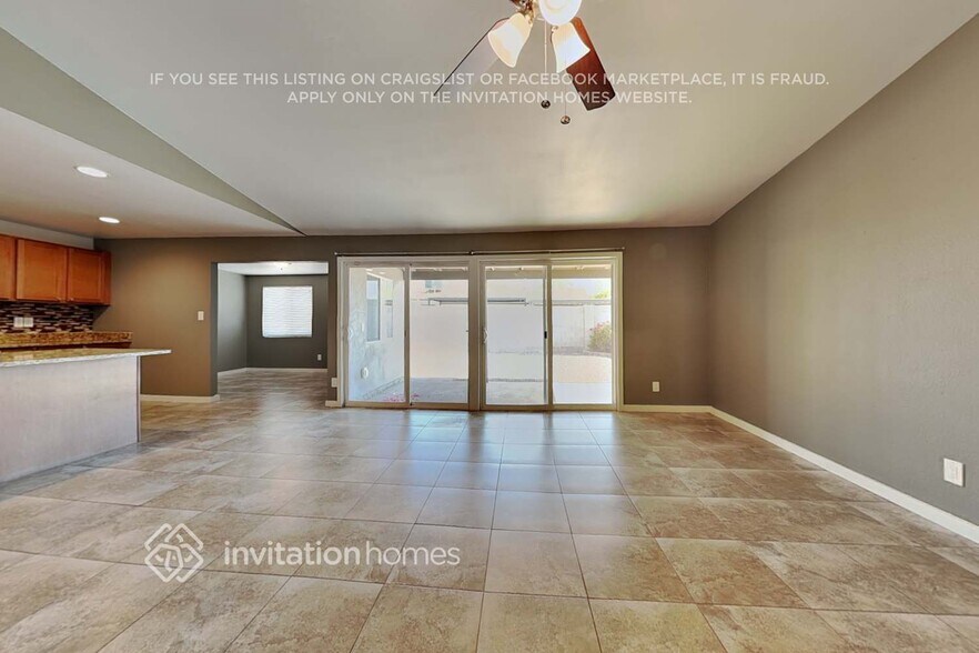 Building Photo - 3502 E Blanche Dr
