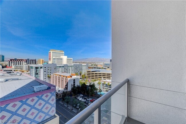 Building Photo - 150 S Las Vegas Blvd