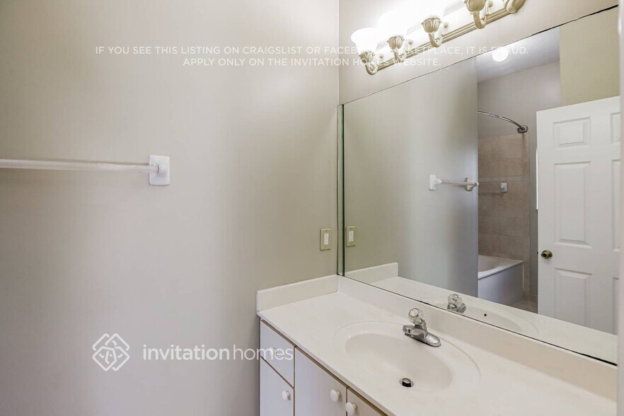 Building Photo - 14146 SW 160th Ct