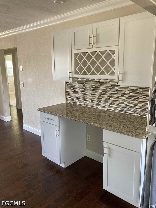 Building Photo - 724 Sesame Ct