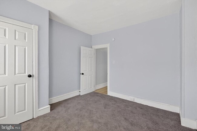 Building Photo - 136 Farson St