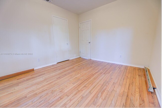Building Photo - 1522 SW 22nd Terrace