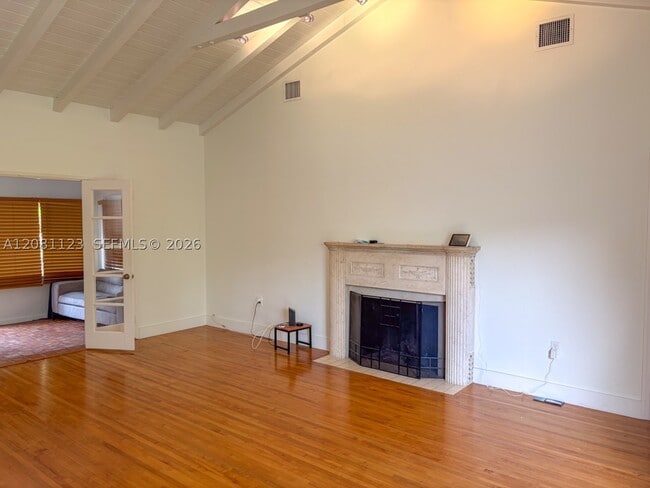 Building Photo - 441 NE 53rd St