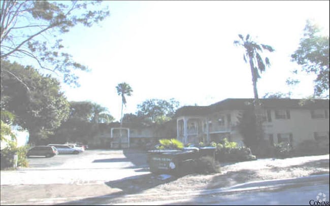 Building Photo - King's Court Apartments