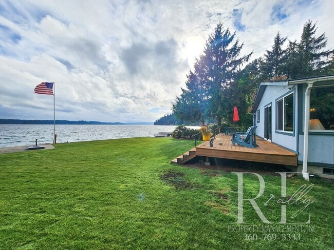 Building Photo - Seasonal Escape on Serene No-Bank Waterfro...
