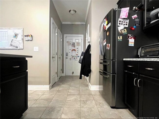 Building Photo - 582 Century Dr