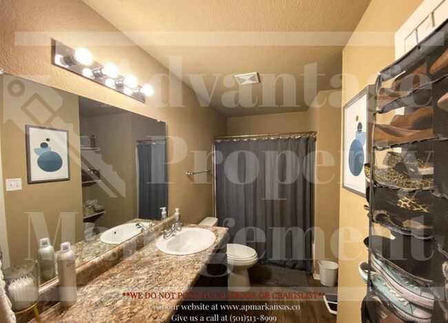 Building Photo - 3010 Alderwood Dr