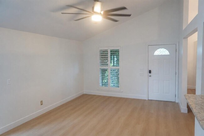 Building Photo - 2805 Northcote Dr