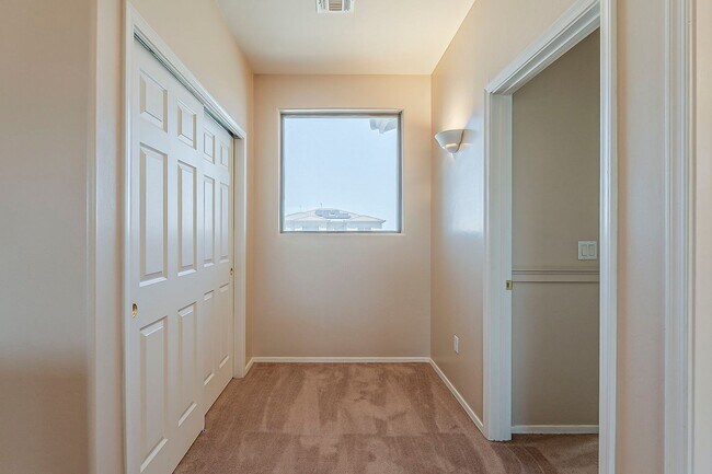 Building Photo - Housing Vouchers Accepted! 4 Bed / 3.5 Bath with 3-Car Garage