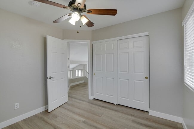 Building Photo - UPGRADED 3 BEDROOM HOME IN GREEN VALLEY