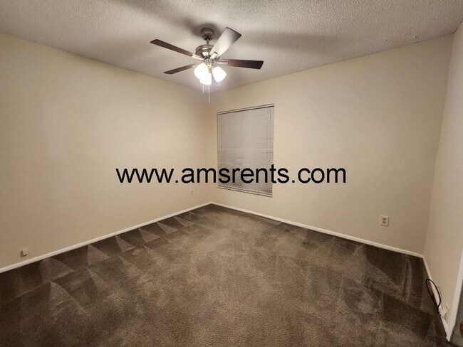 Building Photo - Spacious 3 bedroom 2 bath in Kissimmee