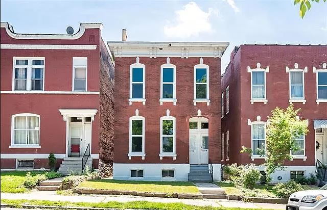 Building Photo - Updated Fox Park Apartment with Bonus Room & Fenced Yard