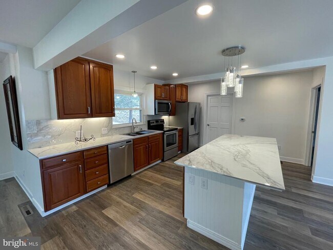 Building Photo - 12399 Shue Ct