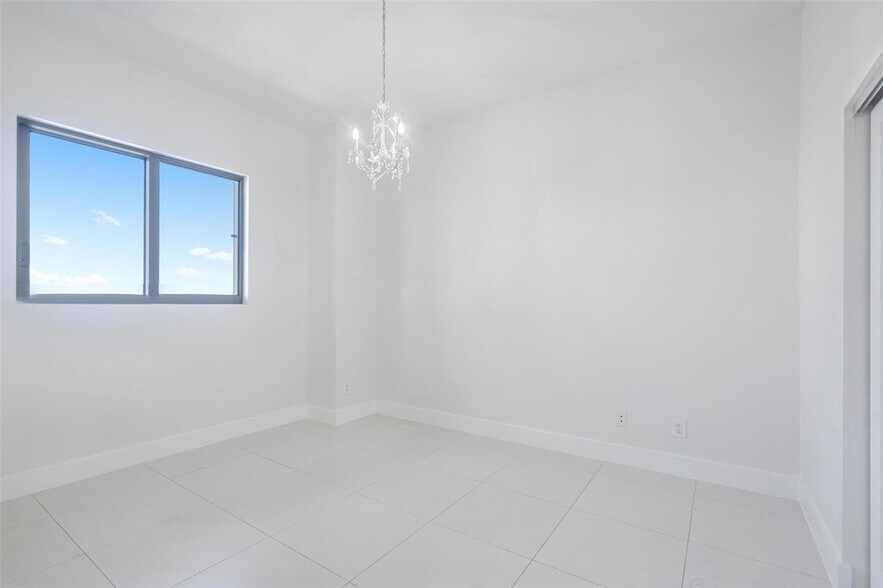 Building Photo - 888 Biscayne Blvd