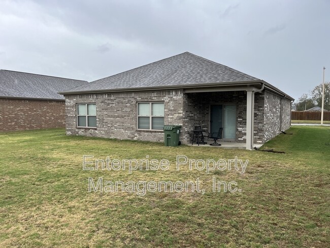 Building Photo - 7360 Barrett Oaks Dr