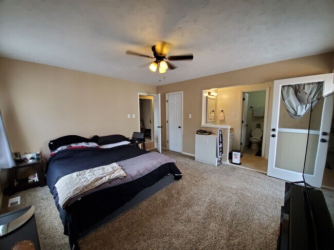 Building Photo - 6786 Candlewood Dr