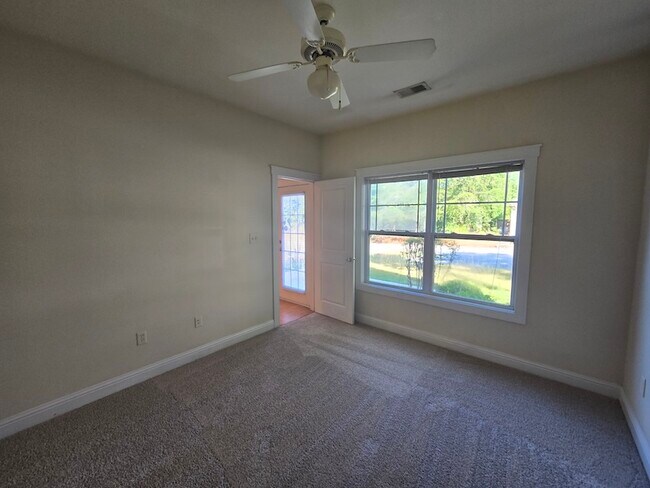 Building Photo - 165 Artisan Pl